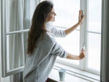 Por que ventilar a casa entre 8h e 10h da manhã no inverno pode fazer mais mal do que bem?