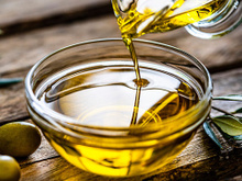 Já pode comemorar: preço do azeite deve finalmente cair em 2025! Veja quão mais barato vai ficar nos supermercados