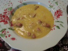 Caldo de mandioquinha (batata baroa) com calabresa