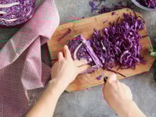 Quais os benefícios do repolho? Alimento enriquece dieta, mas nem todo mundo pode comer