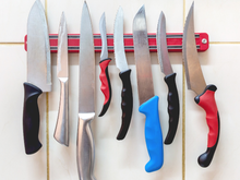 Estas barras magnéticas para facas vão poupar espaço na sua cozinha e dar um charme a mais para a sua decoração