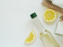 Misturar sal com vinagre é um excelente truque caseiro que é extremamente eficaz