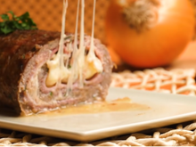 "A dica do plástico para enrolar é maravilhosa": rocambole de carne moída superfácil do TudoGostoso é aprovado por 1.268 membros