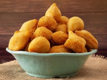 Massa de salgado frito básica e versátil que serve para coxinha, risole, bolinha de queijo e mais