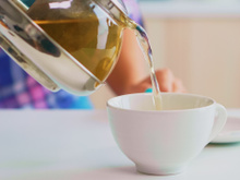 Para desinflamar enquanto descansa: o chá anti-inflamatório caseiro que vai te ajudar a dormir como um bebê