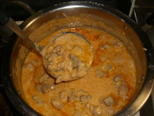 Estrogonofe misto de frango e carne rápido