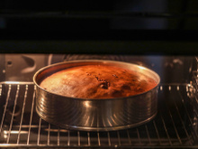 A maioria das pessoas erra nessa hora ao fazer bolo (e culpa o forno!)