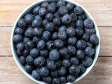 Mirtilos protegem as células dos radicais livres, mas um detalhe faz toda a diferença no seu potencial antioxidante