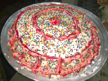 Bolo de chocolate com recheio e cobertura