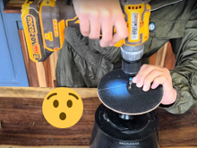 Liquidificador além da culinária: como nunca pensei em usar a base do eletrodoméstico para isso? Que gambiarra genial!