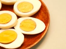 Saiba antes de comer! Quantos ovos cozidos você deve comer por dia? Tem algum problema em comê-los todos os dias?