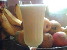 Suco de laranja com abacaxi e melão