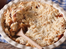 A sobremesa perfeita existe e pode ser feita na airfryer: crumble de banana com doce de leite é fácil, prática e deliciosa