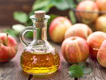 8 benefícios e 2 possíveis desvantagens do popular vinagre maçã para a sua saúde: saiba como consumir do jeito certo