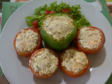 Tomates recheados com ricota
