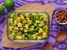 Minha salada preferida para um jantar leve e quente não leva tomate nem alface (e as sobras são deliciosas)