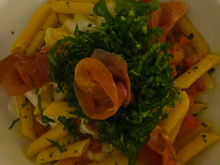 Penne presunto parma e rúcula