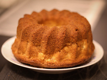 Você já ouviu falar no bolo de copo de leite, uma receita muito simples e rápida de fazer no lanche?