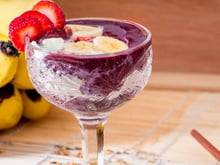 Creme de açaí com gelato italiano e licor de cassis
