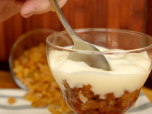 Compota de frutas com creme