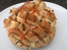 Pão italiano recheado sabor pizza