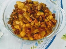 Carne seca com banana da terra verde