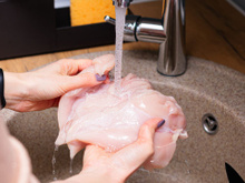 As piores práticas de higiene na cozinha são mais comuns do que você imagina, revela pesquisa