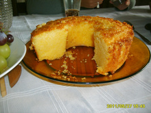 Bolo cremoso de milho e queijo