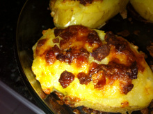 Batata recheada com bacon e requeijão