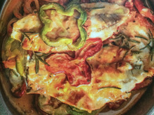Filé de peixe ao molho de tomate com leite de coco