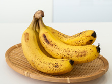 Suas bananas ficarão amarelas e frescas por 16 dias com este truque inovador de armazenamento que qualquer pessoa pode usar