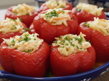 Pimentões recheados com repolho, cenoura e aipo que aprendi com a minha avó: receita leve e crocante atravessa gerações na minha família