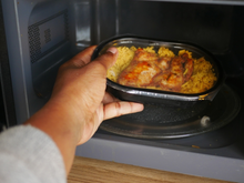 Vai reaquecer sobras? Estes 7 alimentos precisam de atenção especial no micro-ondas