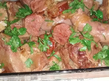 Carne de costela com linguiça na panela