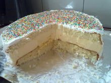 Bolo mousse de maracujá para aniversários