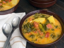 Caldo para jantar: 26 receitas para uma refeição leve no fim do dia sem abrir mão do sabor!