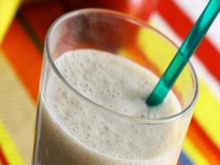 Vitamina de Ades com maçã e banana