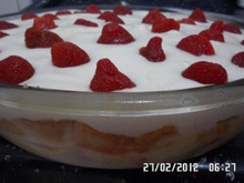 Pavê de morango ou pessêgo