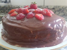 Bolo sensação chocolate e morango