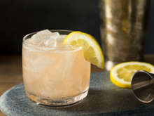 Drink Fitzgerald é aposta para o verão 2024: siga esses TRUQUES DE BARTENDER e arrase com esse clássico da coquetelaria