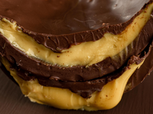 Ovo trufado de maracujá é MUITO mais fácil de fazer do que você imagina e perfeito para presentear