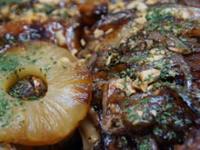 Pernil assado com abacaxi