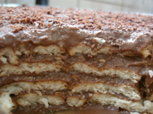 Pavê de chocolate com bolacha maisena