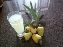 Abacaju (suco de abacaxi e caju)
