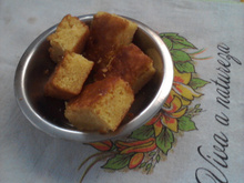 Bolo de fubá pré-cozido com queijo Mineiro