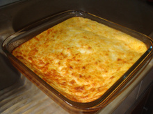 Souflé cremoso de milho e queijo