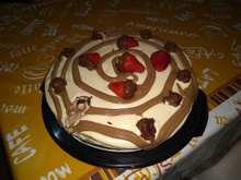 Bolo de creme de avelã com leite em pó