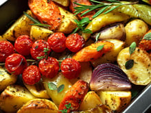 Eu só faço vegetais assim: não importa se é cenoura, batata-doce, beterraba ou abobrinha, todos ficam muito mais gostosos usando esse método
