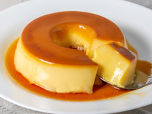 Dá para fazer pudim na airfryer? Descubra se o preparo vale a pena para o seu bolso!