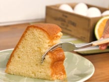 A receita de bolo de laranja preferida dos meus filhos: massa fofinha e ainda perfuma a casa, adoro com café!